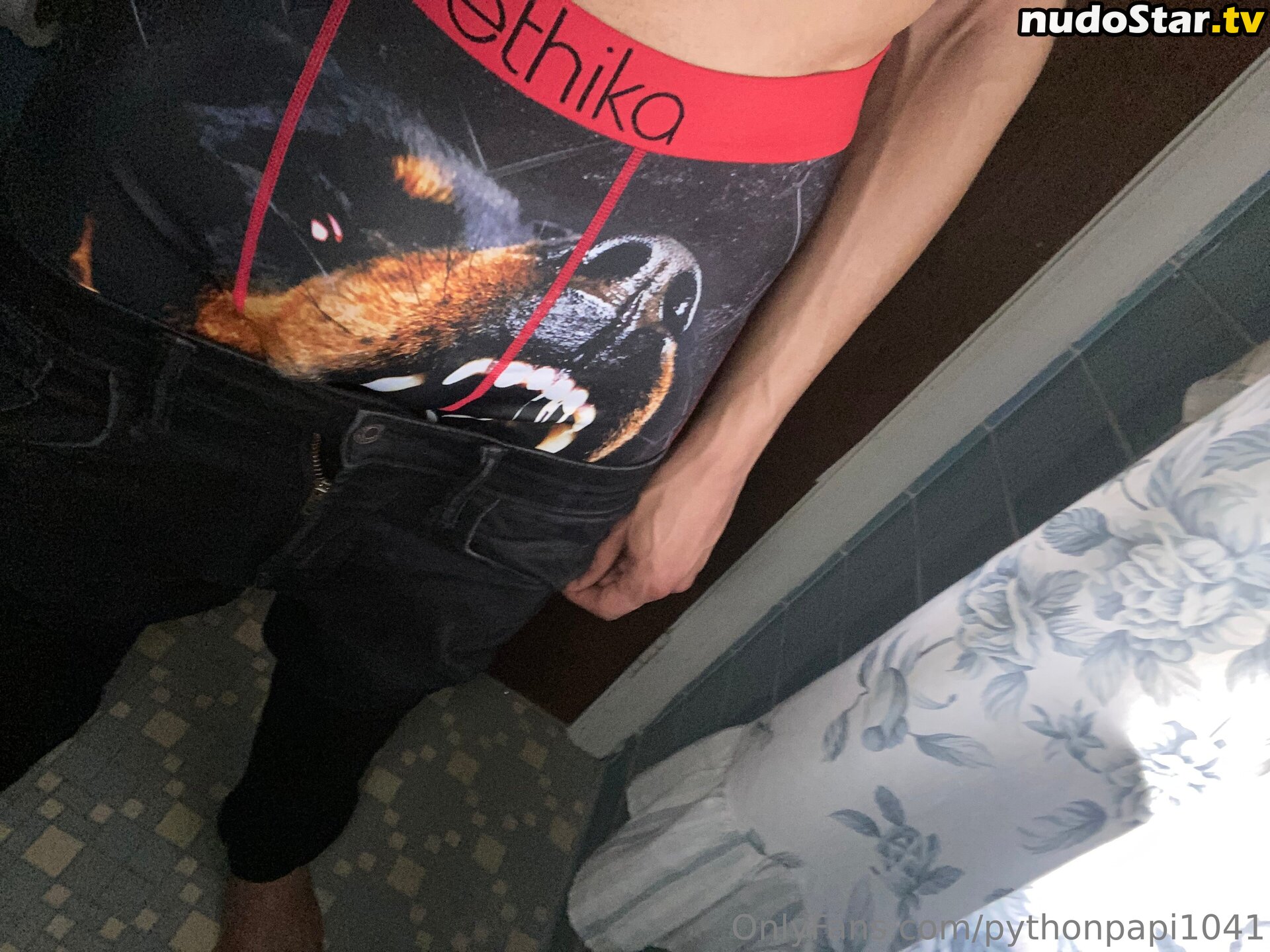 pythonpaige / pythonpapi1041 Слитое Обнаженное Фото OnlyFans #1